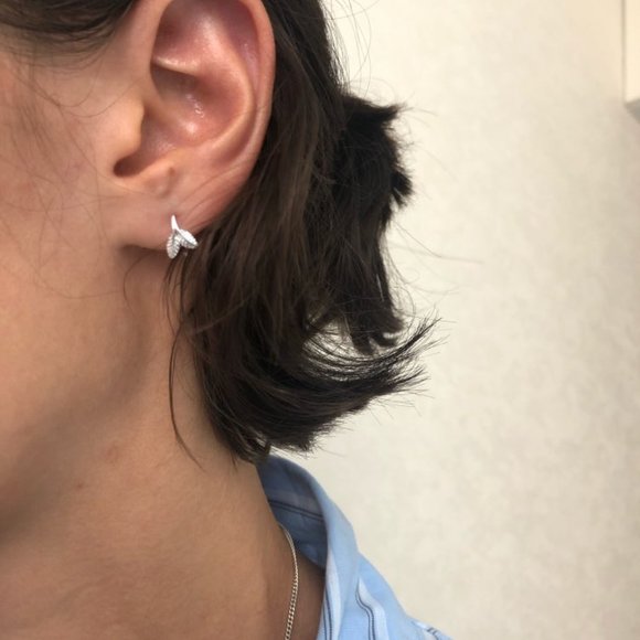 minimalist leaf earrings - Picture 7 of 8